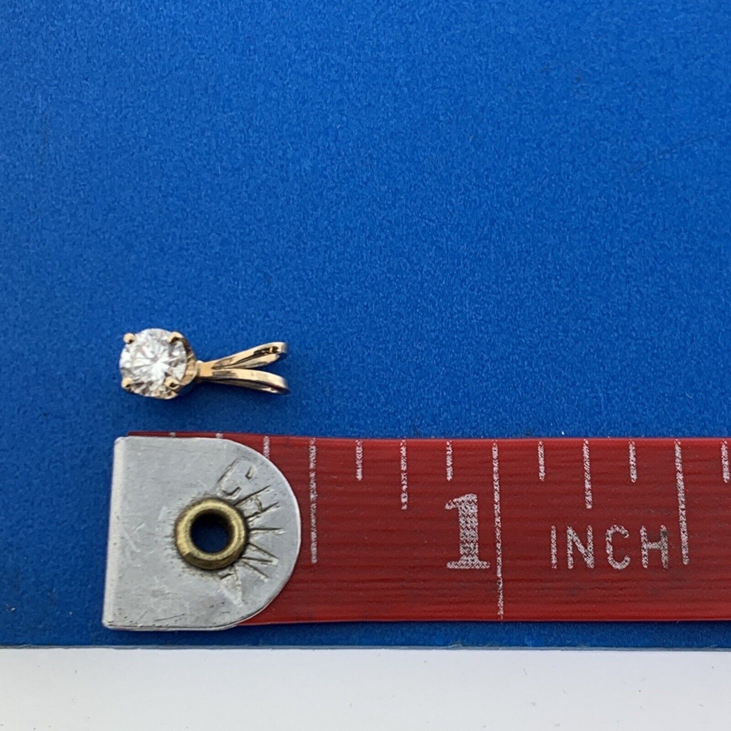 Gorgeous 14k Yellow Gold Round Cut White Diamond Solitaire Pendant