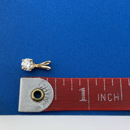 Gorgeous 14k Yellow Gold Round Cut White Diamond Solitaire Pendant