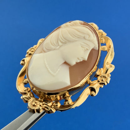 Estate 14K Yellow Gold Carved Cameo Floral Scroll Bezel Pin Brooch Pendant