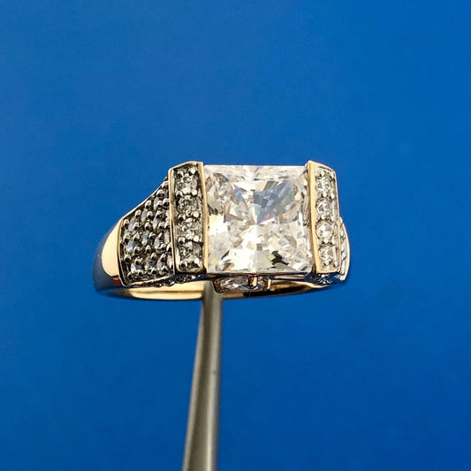 MEDA 14k Yellow Gold Princess Cut Sparkling Cubic Zirconia Accent Ring Size 7.75