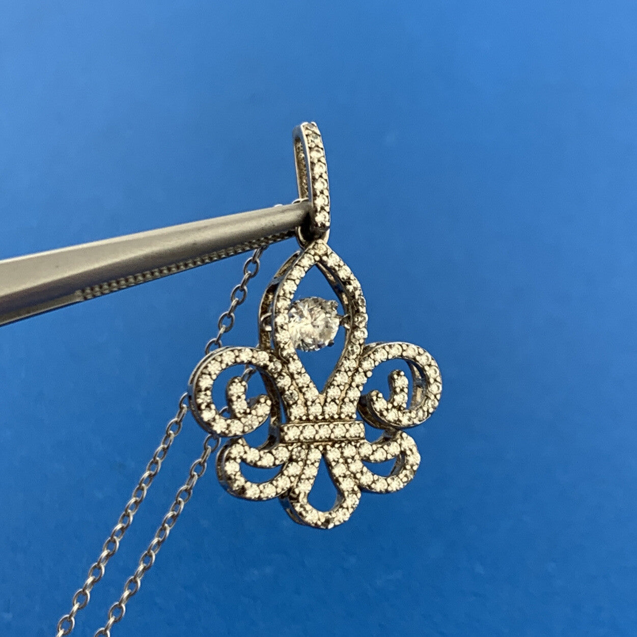 Designer 925 Sterling Silver Floating Cubic Zirconia Fleur De Lis Necklace