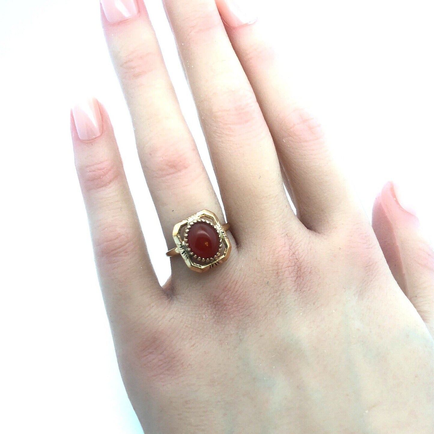 Vintage Designer 10K Yellow Gold Oval Red Carnelian Cabochon Ring