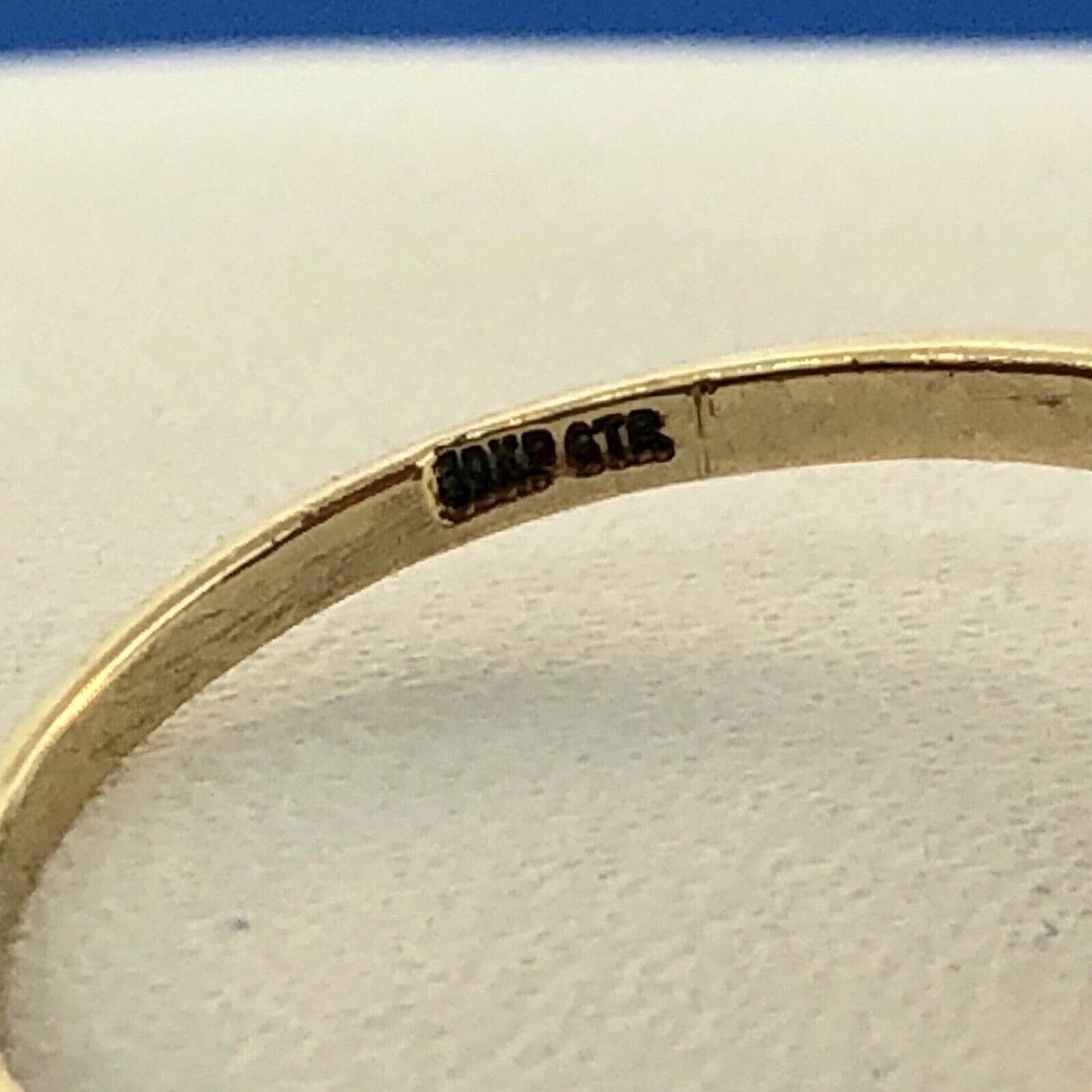 Vintage 10K Yellow Gold Garnet Diamond January Anniversary Bypass Ring