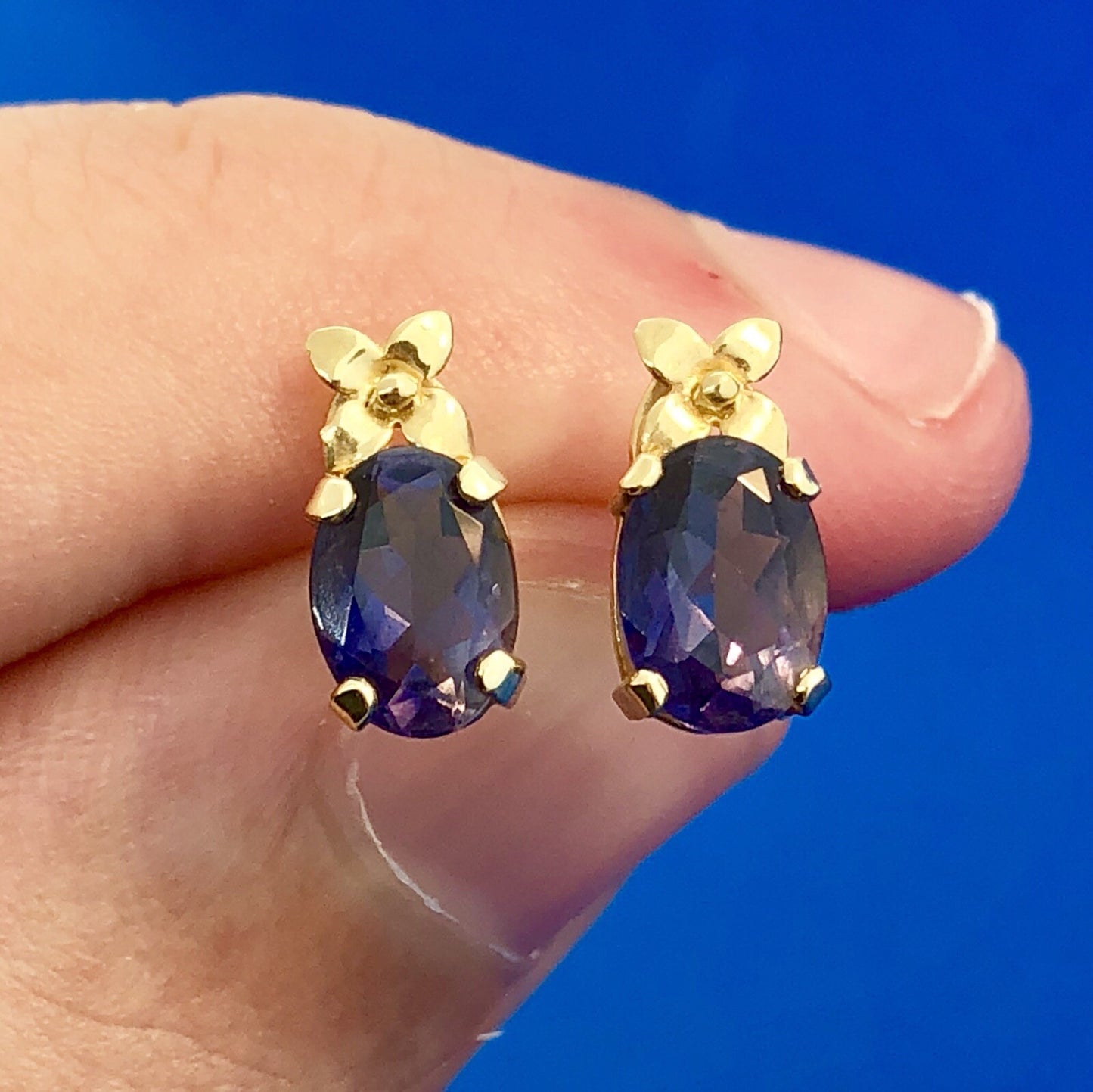 Designer Mexico 14K Yellow Gold Floral Motif Amethyst February Stud Earrings