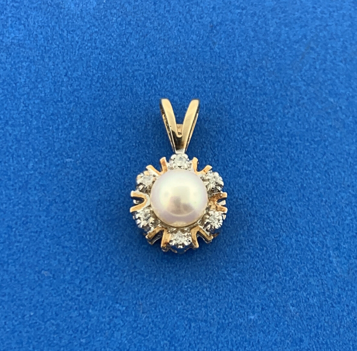 14K Yellow Gold Pearl Diamond Starburst Flower Cluster Bridal Birthstone Pendant