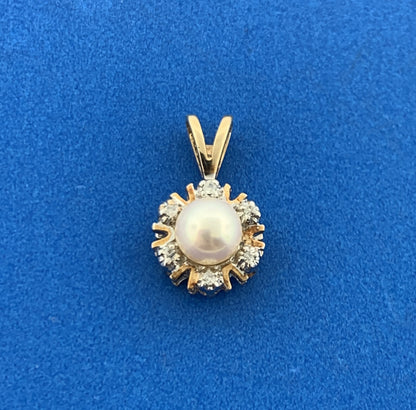 14K Yellow Gold Pearl Diamond Starburst Flower Cluster Bridal Birthstone Pendant