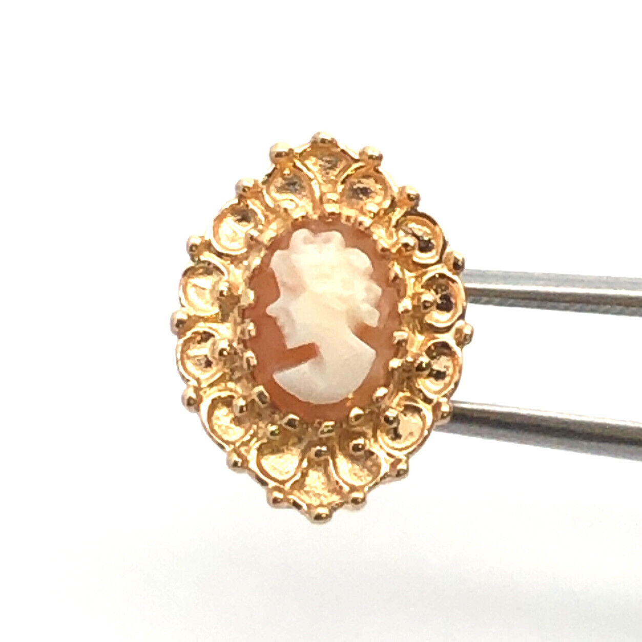 Designer KLJCI 14K Yellow Gold Oval Cameo Detailed Slide Charm