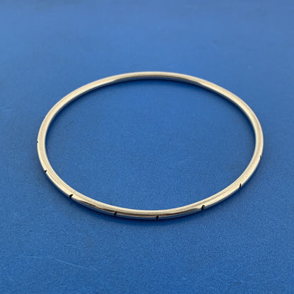 Stunning Sterling Silver 925 Curved Etched Circle 8" Bangle Bracelet
