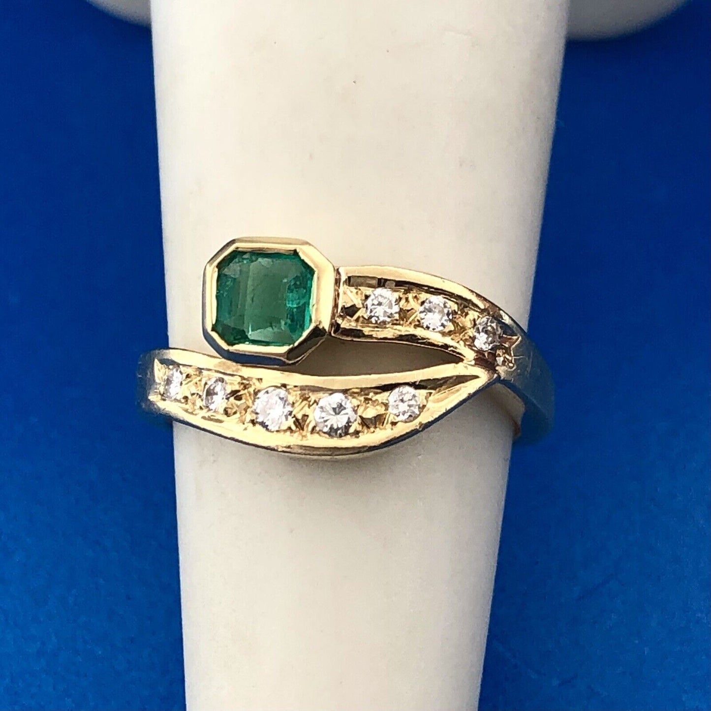 Modernist Free Form 18K Yellow Gold Emerald Diamond May Anniversary Ring