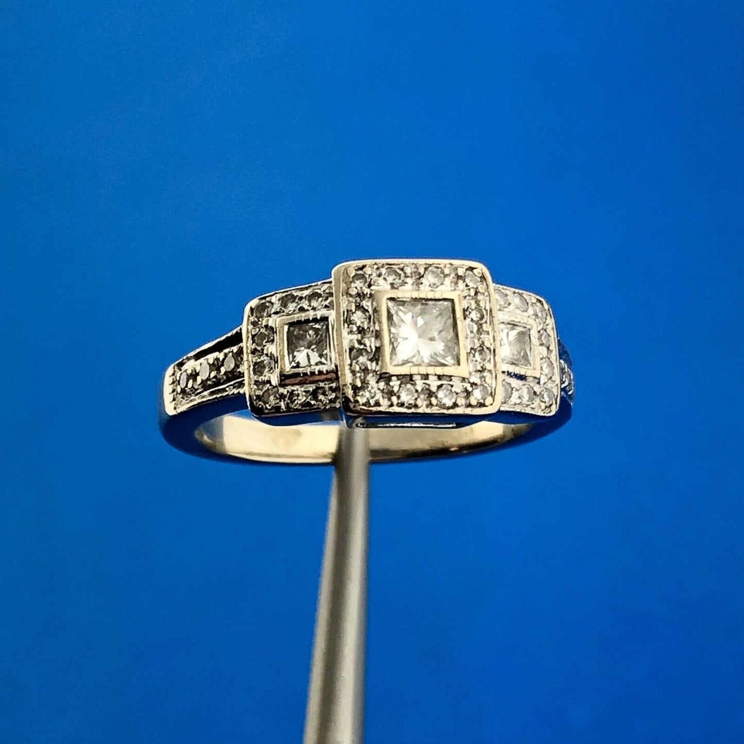 Gorgeous 14k White Gold Princess Cut Diamond Round Accent Leveled Ring Size 5.5