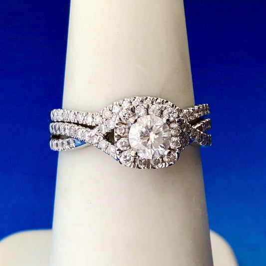 De Couer 10K White Gold Diamond Solitaire w/Halo Accents Bridal Ring Set