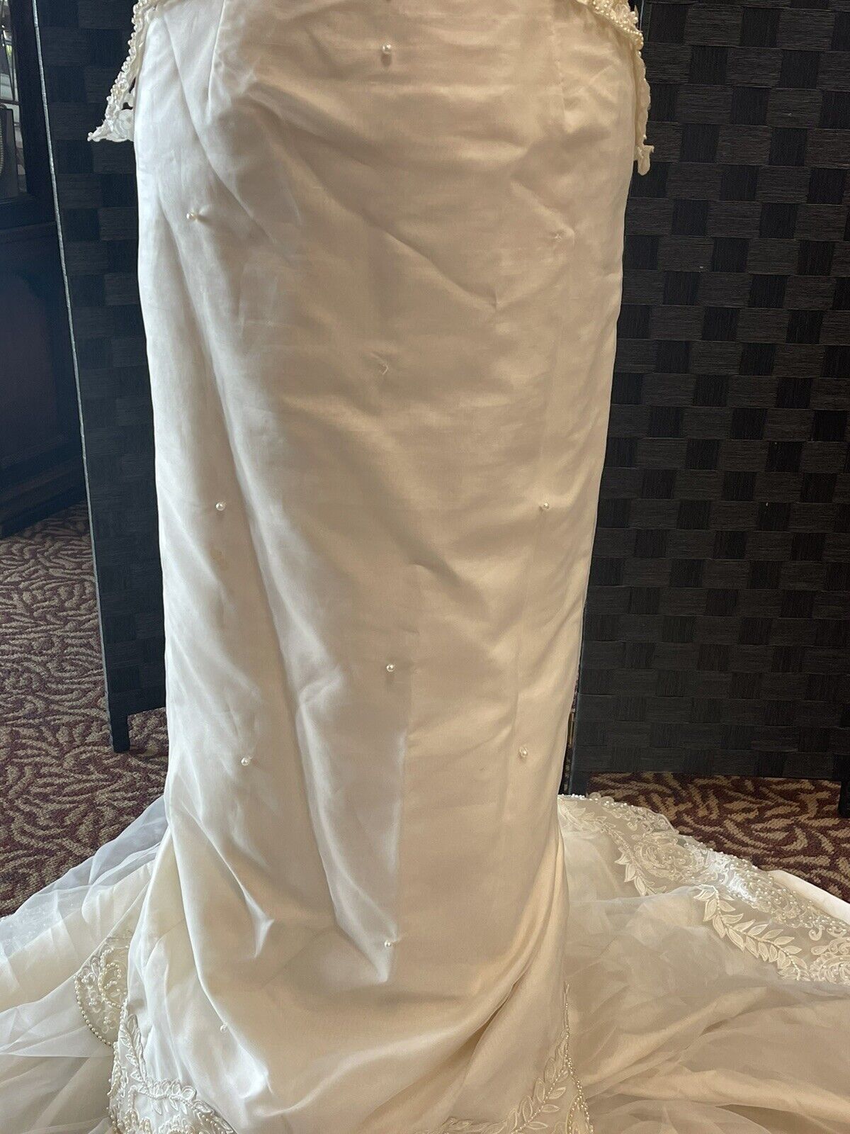 Avine Perucci St. Pucchi Bridal Dress Gown 100% Silk Size 6