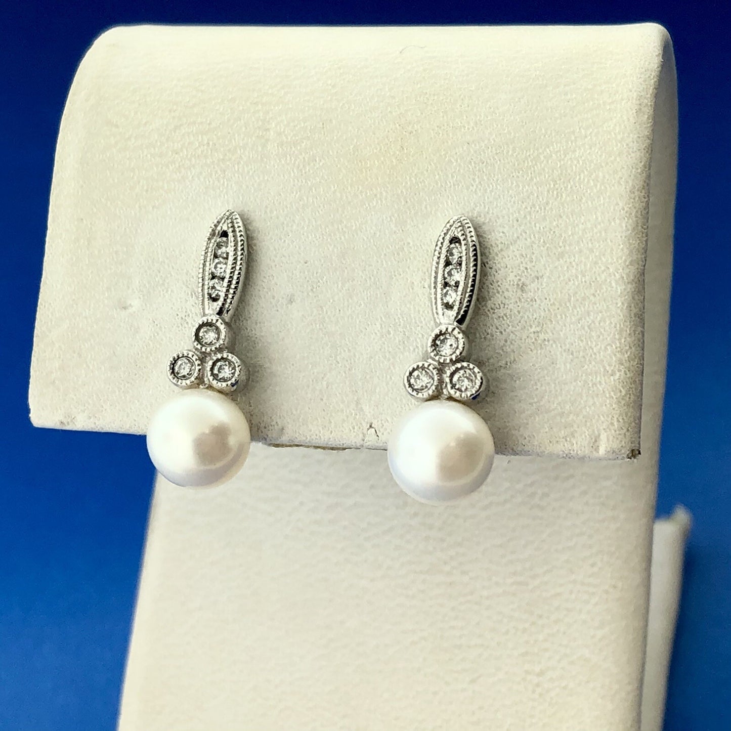 Designer 10K White Gold Pearl Diamond Accent Bridal June Anniversary Earrings