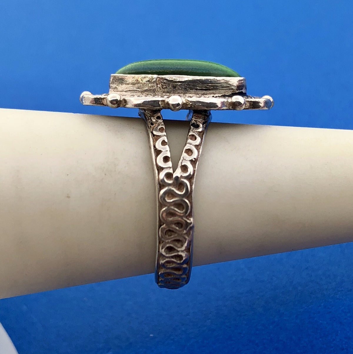 Bright Retro Sterling Silver 925 Green Tigers Eye Scroll Filigree Cocktail Ring