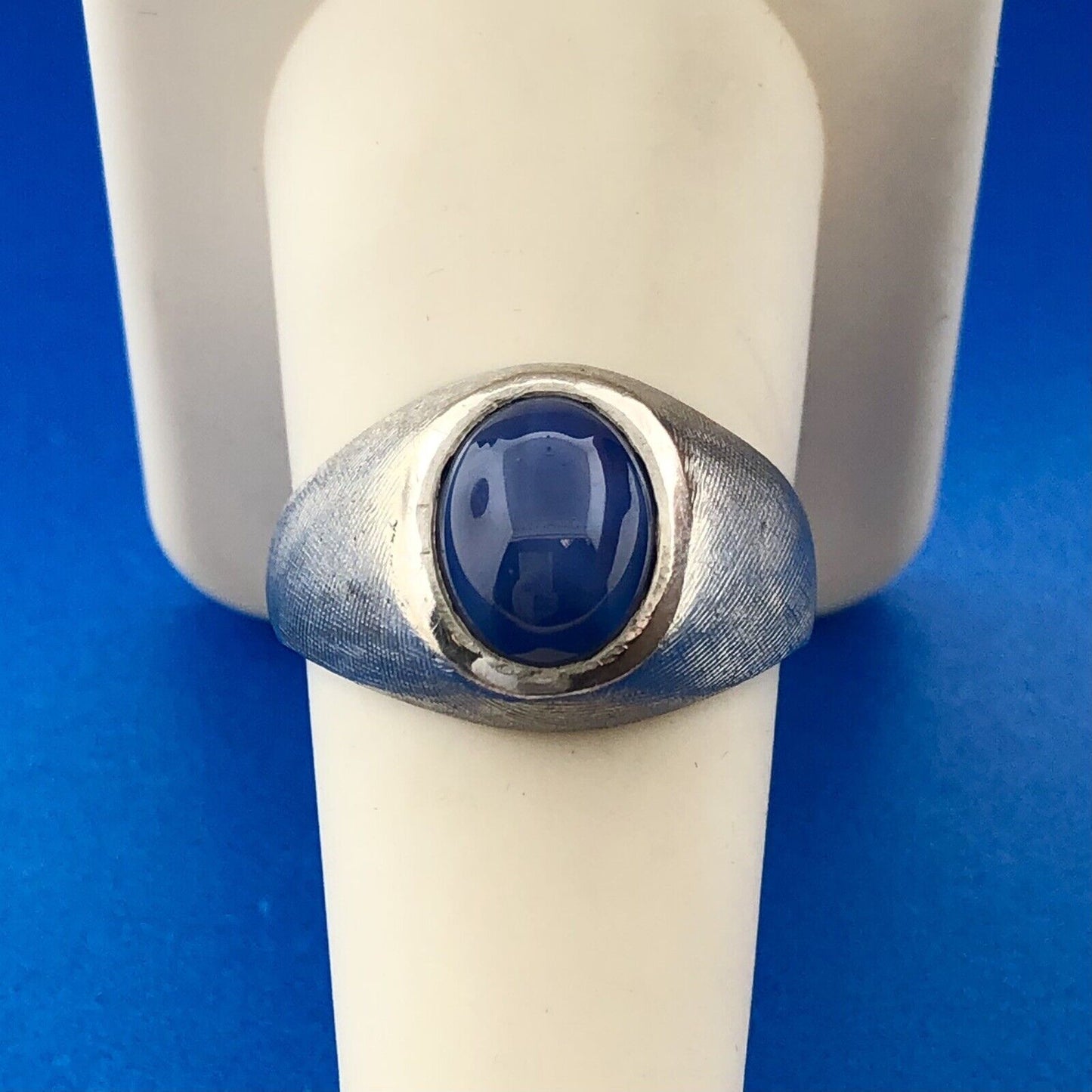 Gorgeous 14k White Gold Oval Cabochon Blue Star Sapphire Dome Size 8.75 Ring