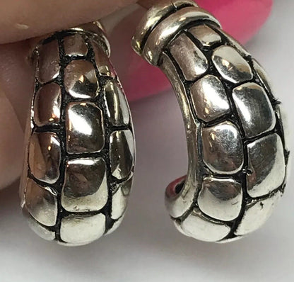 Sterling Silver 925 Snake Skin Design Half Hoop Huggie Earrings S166