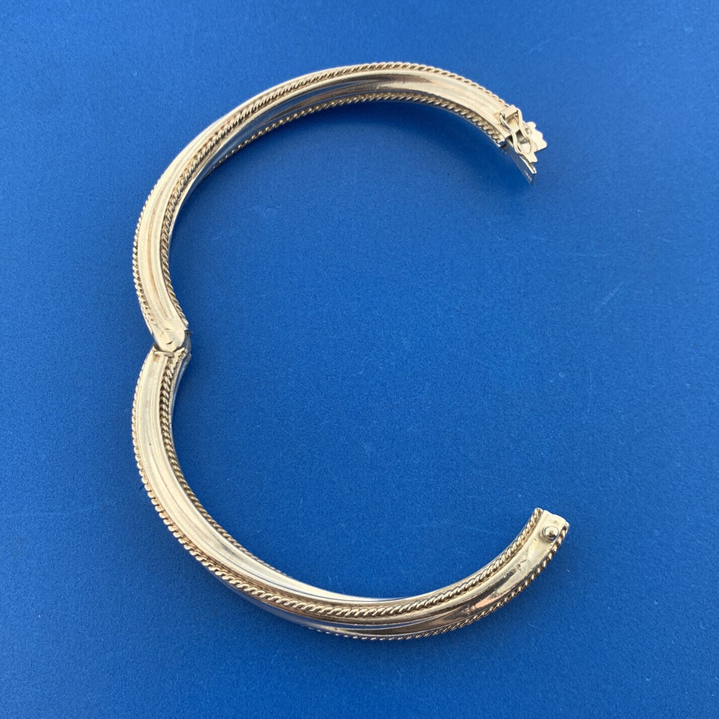 Stunning Sterling Silver 925 Twisted Metal 7" Hinged Cuff Bracelet