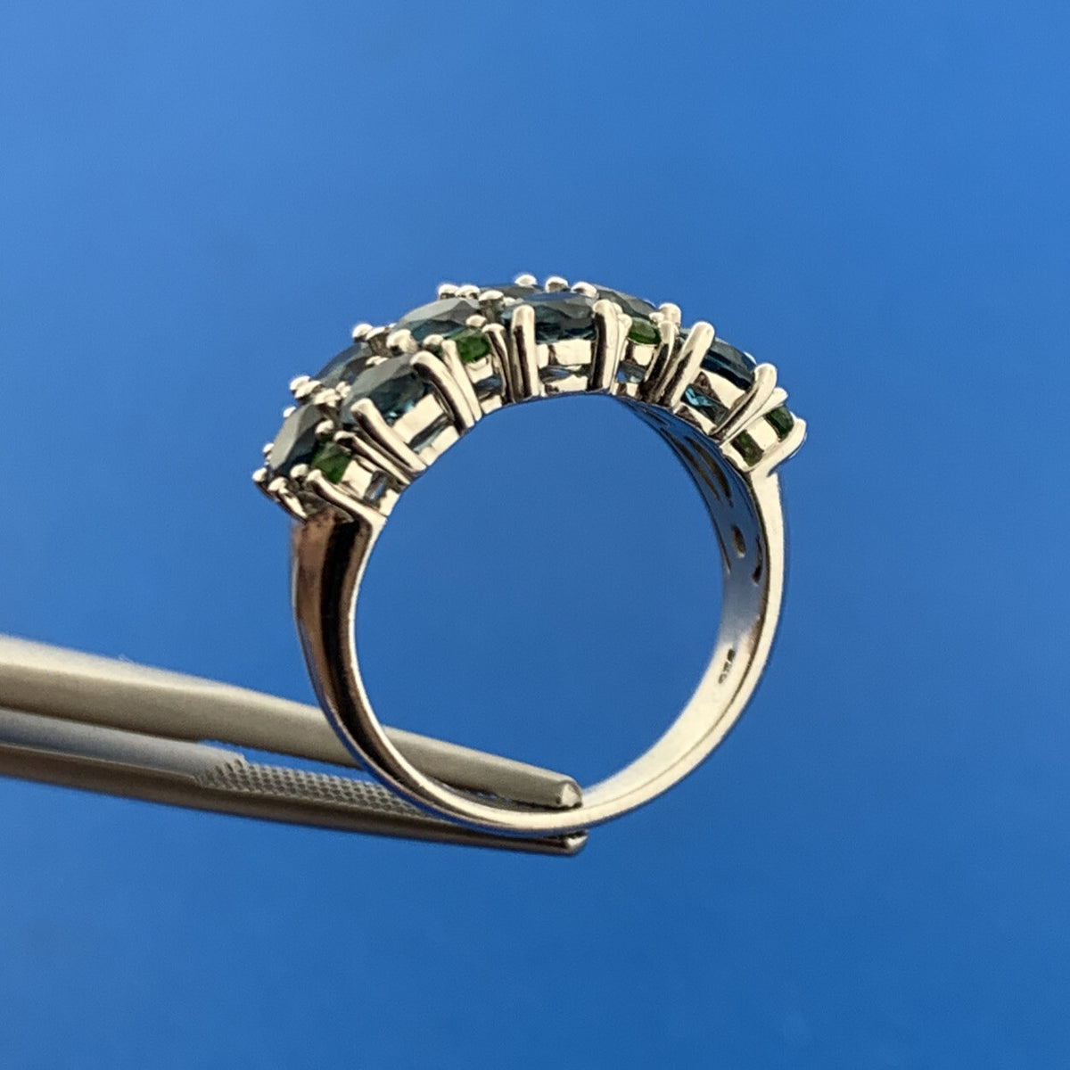 Stunning Sterling Silver 925 Brilliant Blue and Green Quartz Cocktail Ring