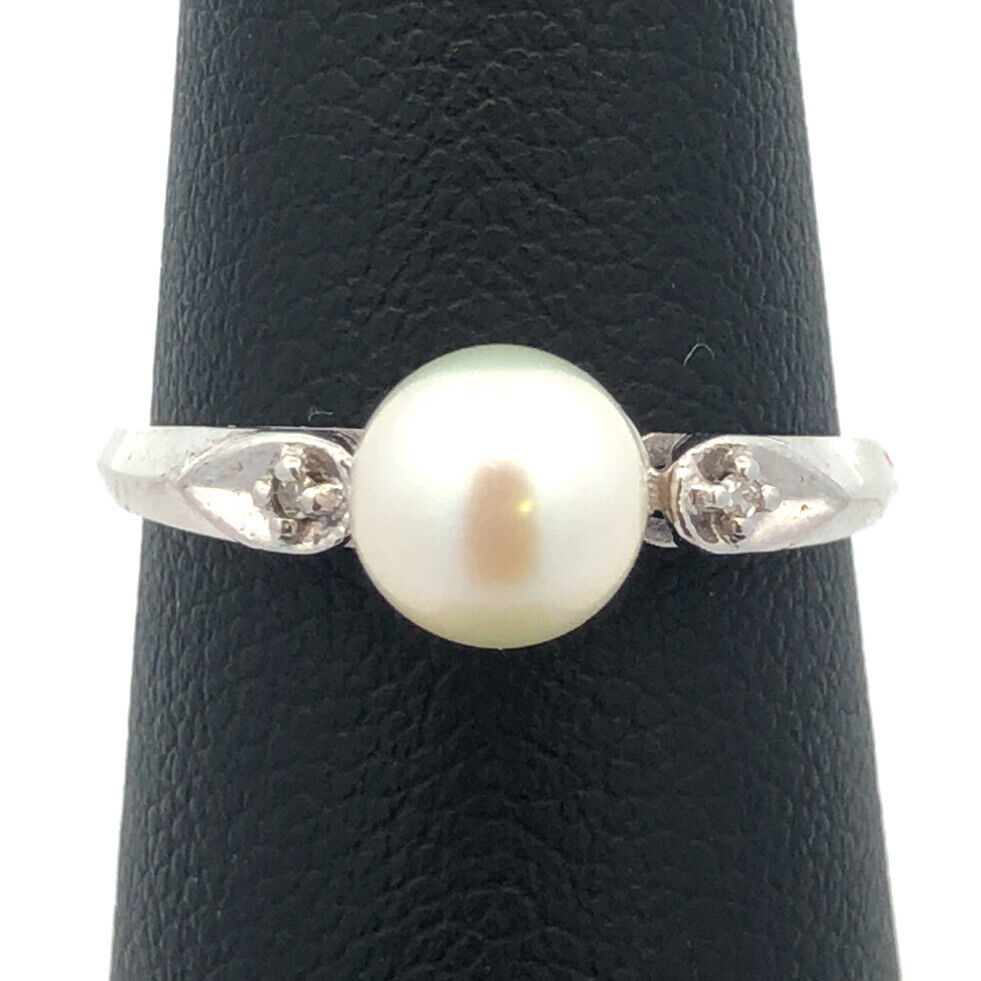 Designer 10K White Gold Round Pearl Diamond Accented Anniversary Ring