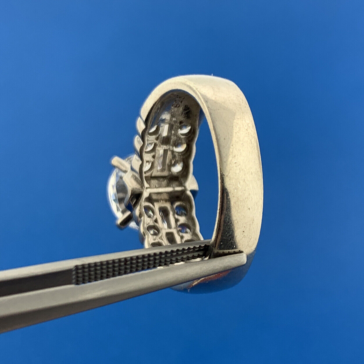 Designer 925 Sterling Silver Solitaire Cubic Zirconia w/Accents Statement Ring