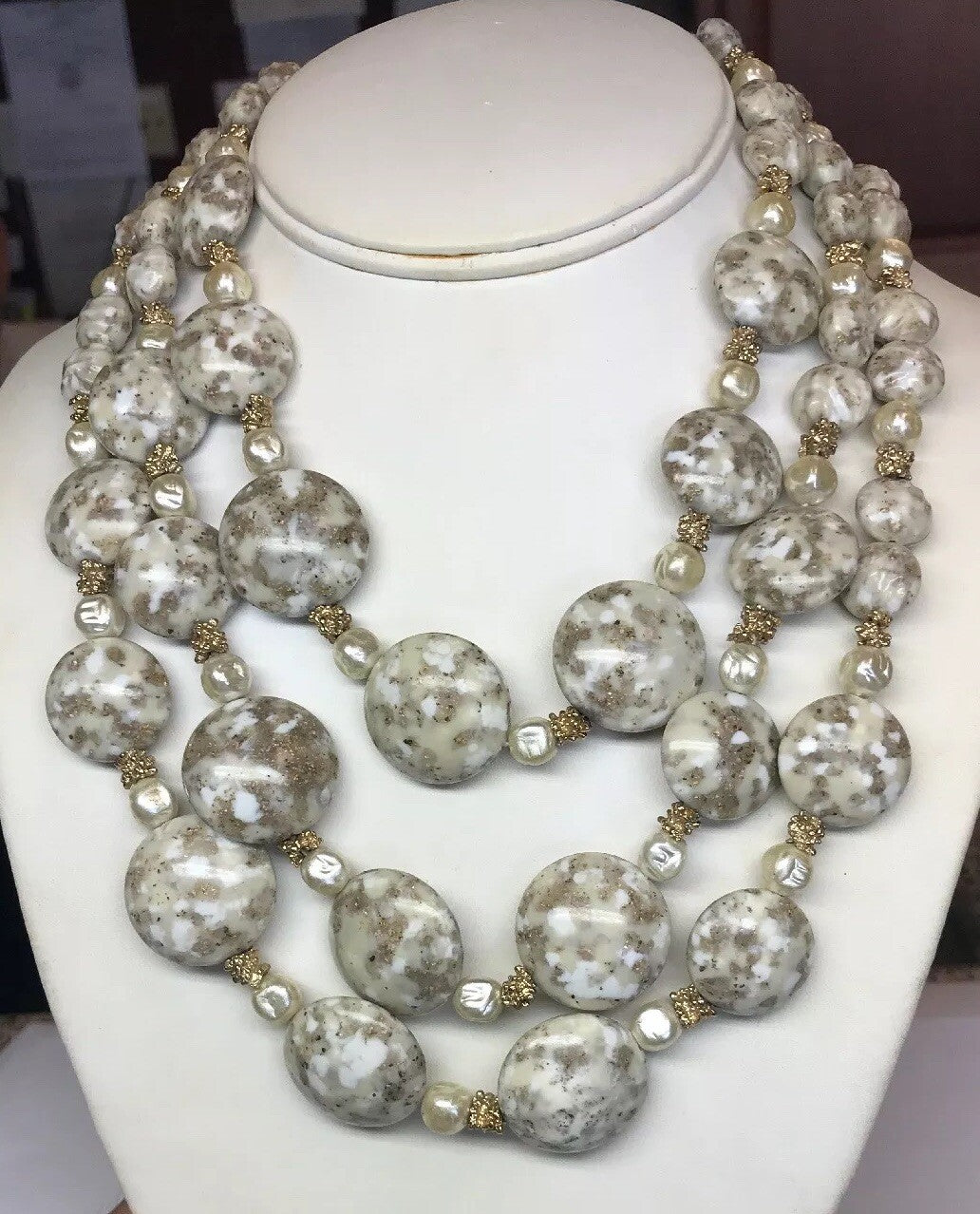 Vintage Gold Tone Pearl Nugget Lucite Faux Agate Bead Three Strand Drop Necklace