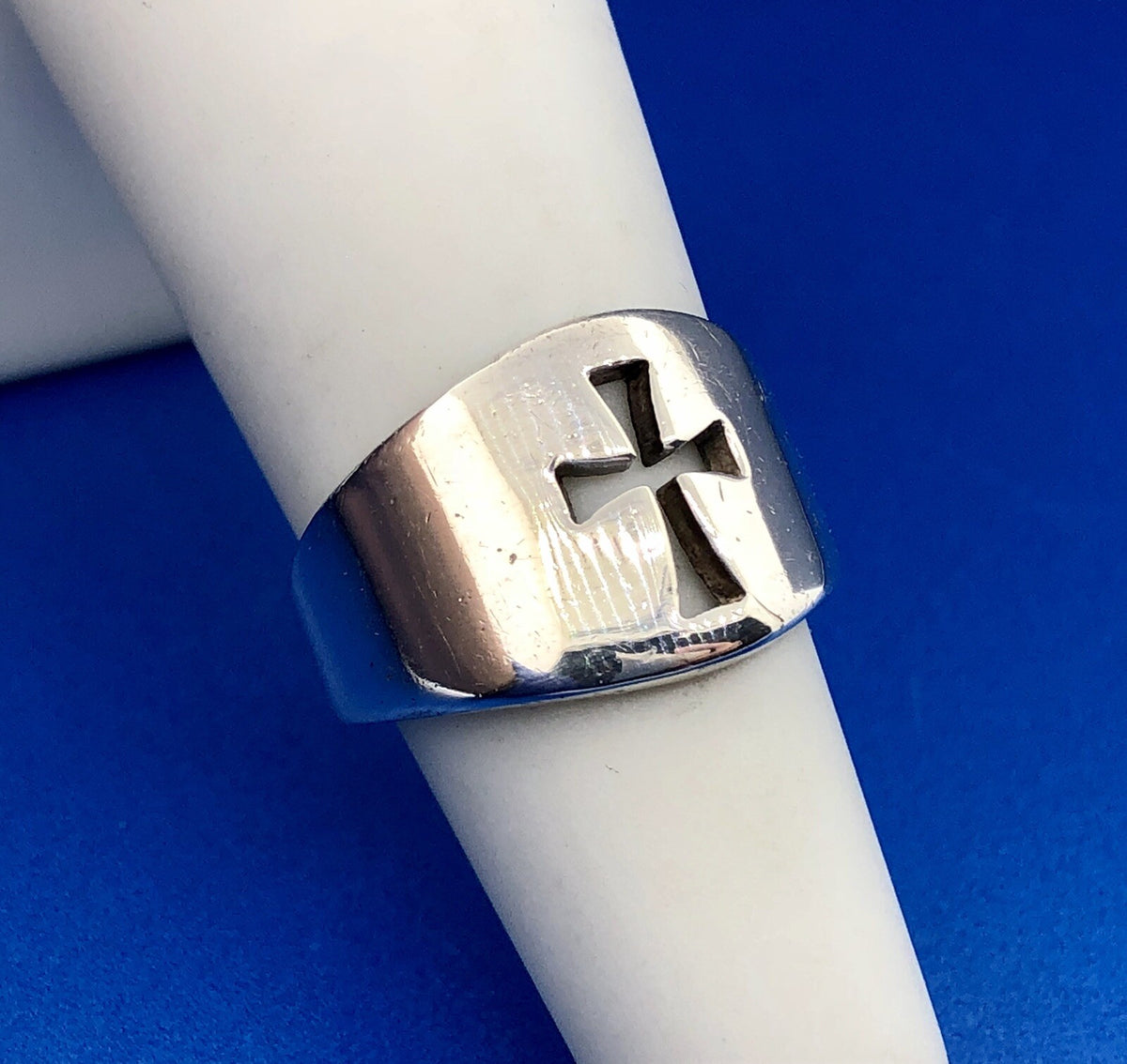 James Avery Sterling Silver 925 Wide Crosslet Designer Size 4.75 Cross Ring
