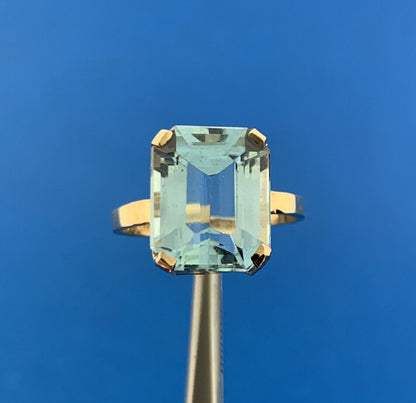 Estate Designer 14K Yellow Gold Rectangle Blue Topaz Solitaire Statement Ring