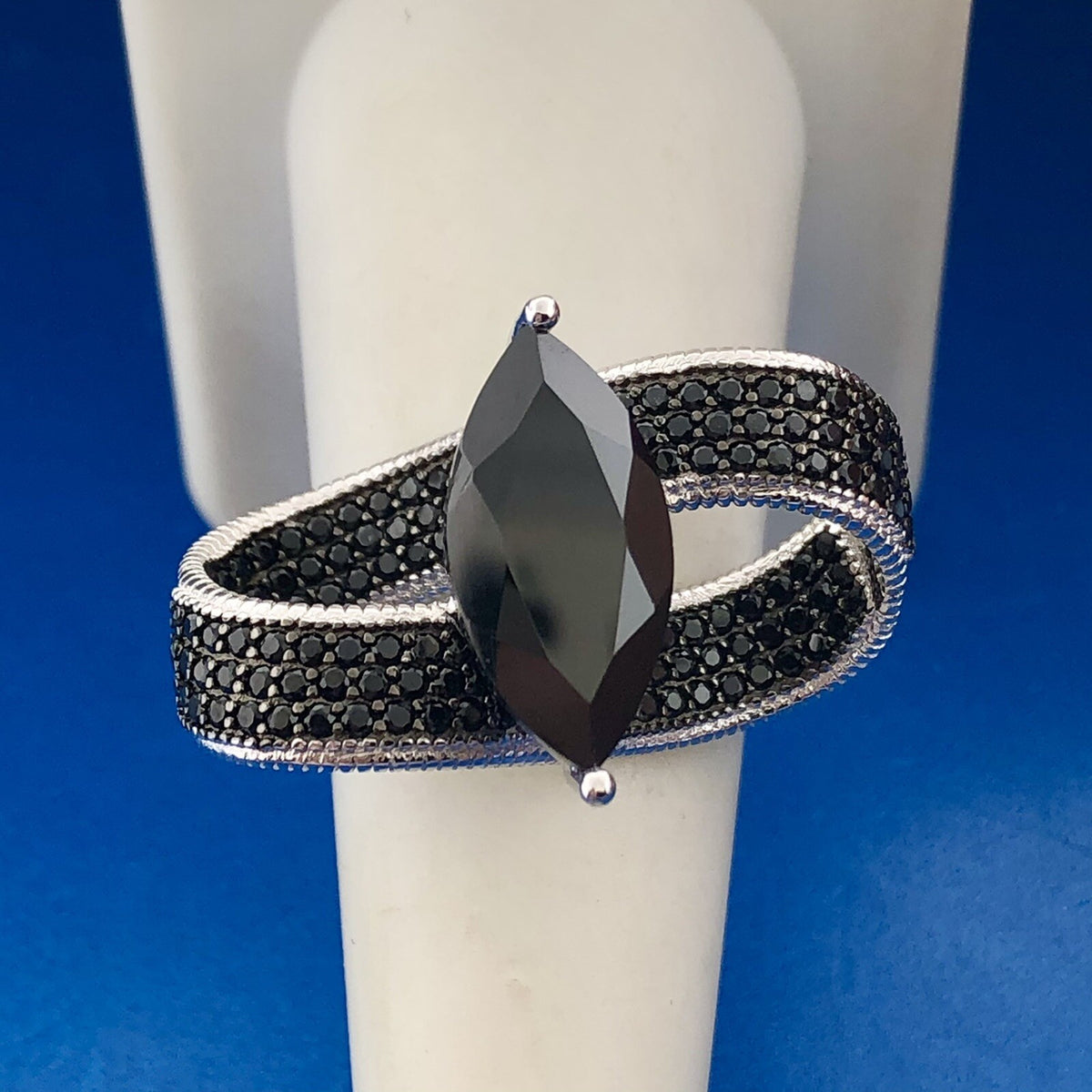 Designer DK 925 Sterling Silver Black Spinel Modernist Bow Statement Ring
