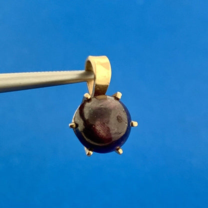 14K Yellow Gold Burgundy Purple Star Sapphire Solitaire Charm Pendant