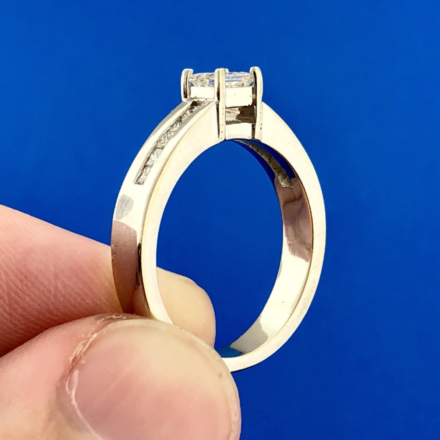 18k White Gold Princess Diamond Engagement Anniversary Ring