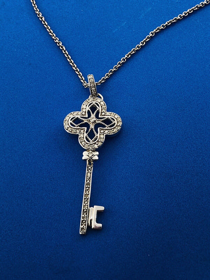 Vintage Designer Sterling Silver 925 Diamond Filigree Open Scroll Key Necklace