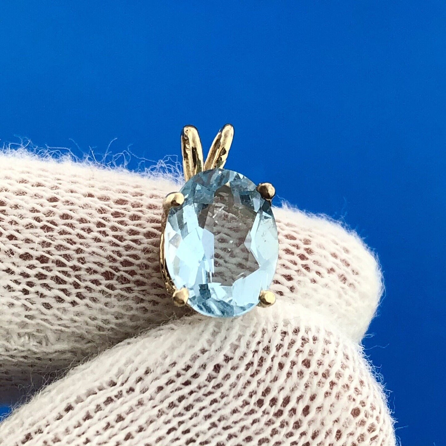 Lovely 14k Yellow Gold Oval Cut 2.75ct Swiss Blue Topaz Fine Precious Pendant