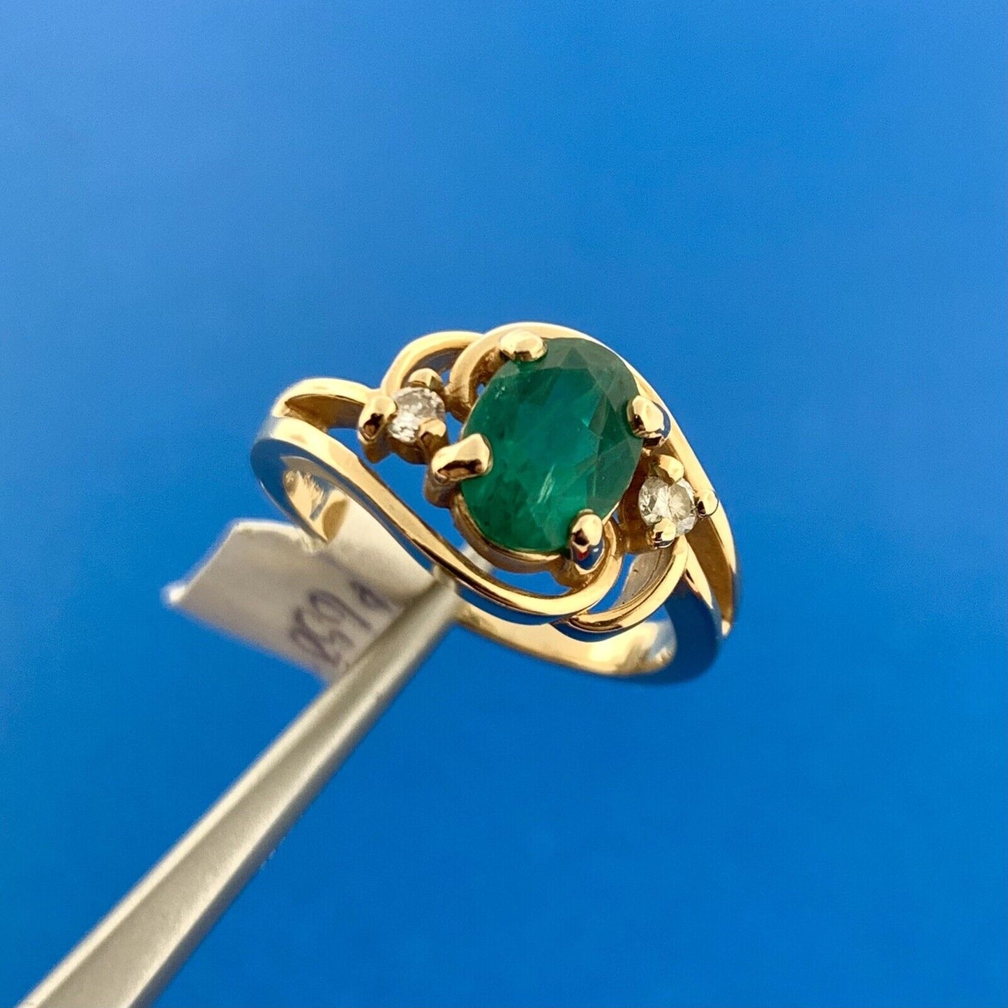 14k Yellow Gold Oval Emerald Diamond Accented May Anniversary Size 6 Ring