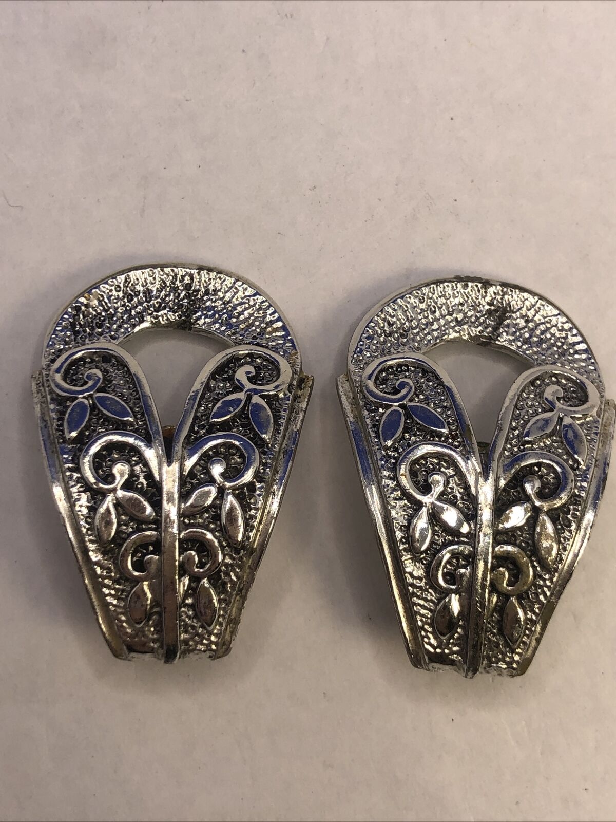 Vintage Designer Selini Silver Tone Floral Scroll Statement Clip On Earrings