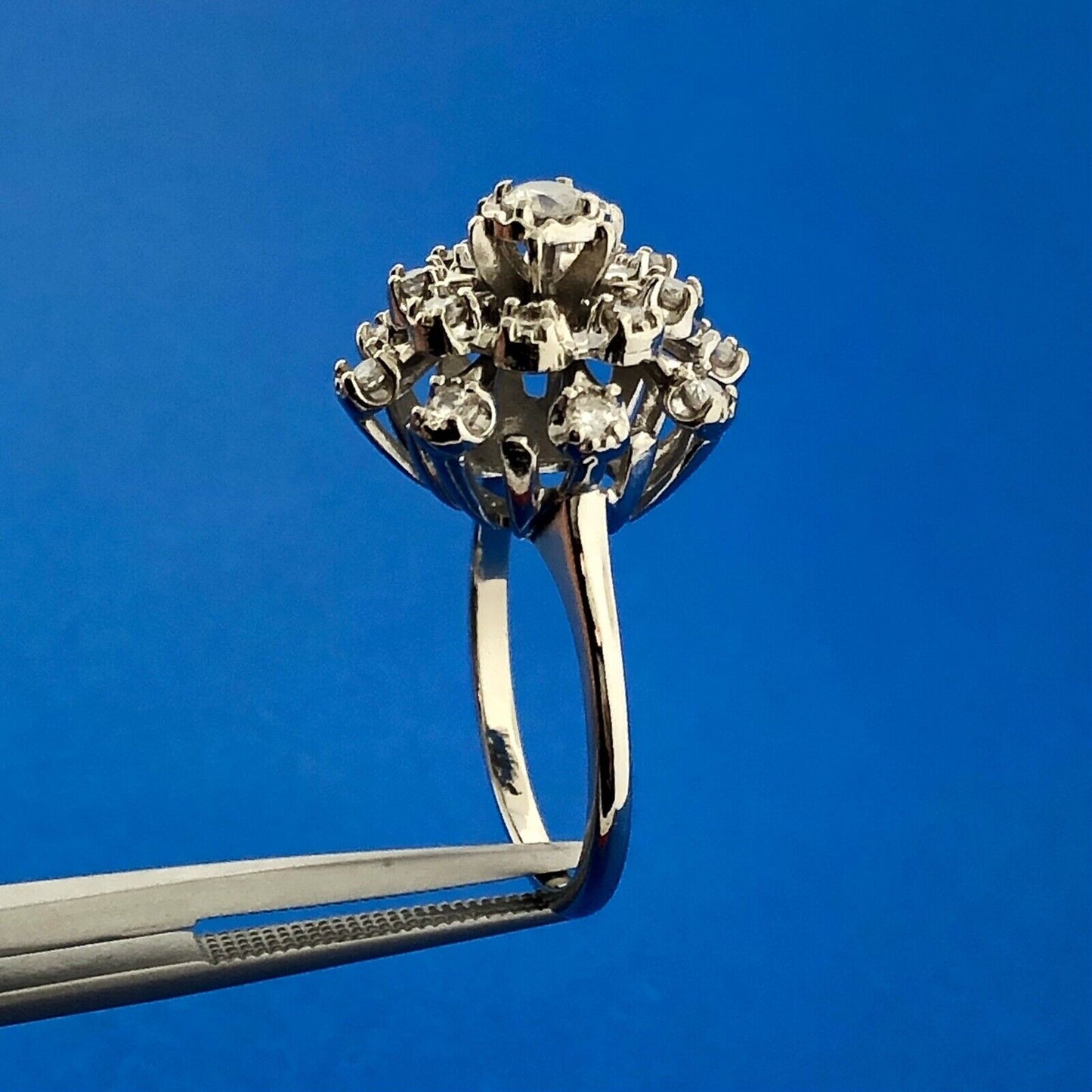 Gorgeous 14k White Gold Round Cut Diamond Blooming Tower Cluster Ring Size 7.5