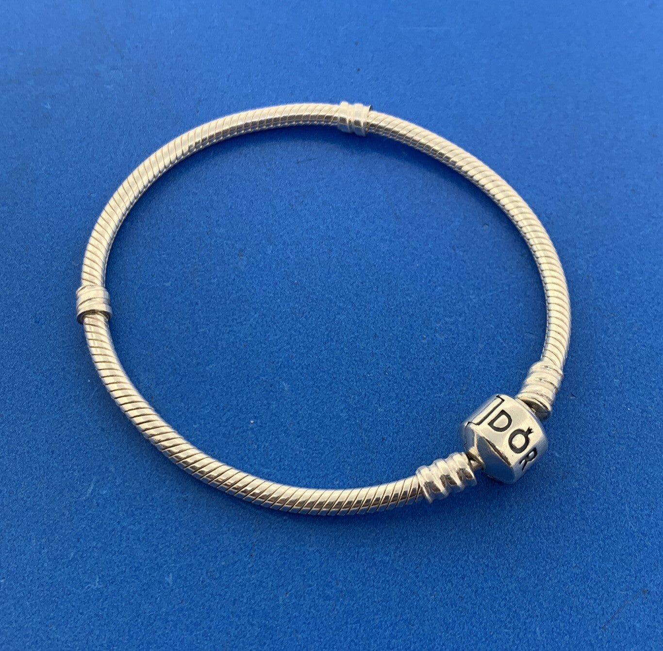Authentic PANDORA 925 Sterling Silver Classic Snake Barrel Clasp Charm Bracelet