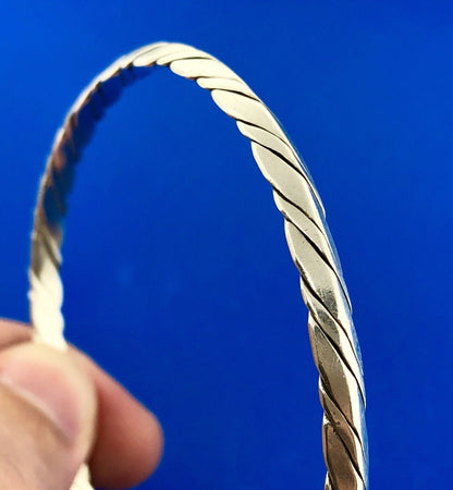 Vintage Taxco Designer V-124 Sterling Silver 925 Ribbed Wave Bangle Bracelet