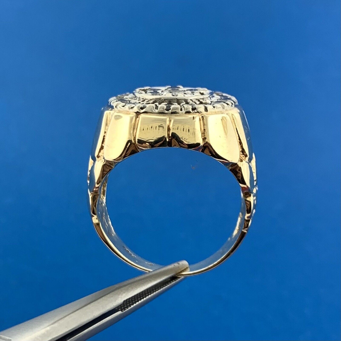 Gorgeous 10k Yellow Gold Round Cut Diamond Oval Cluster Statement Ring Size 10.5