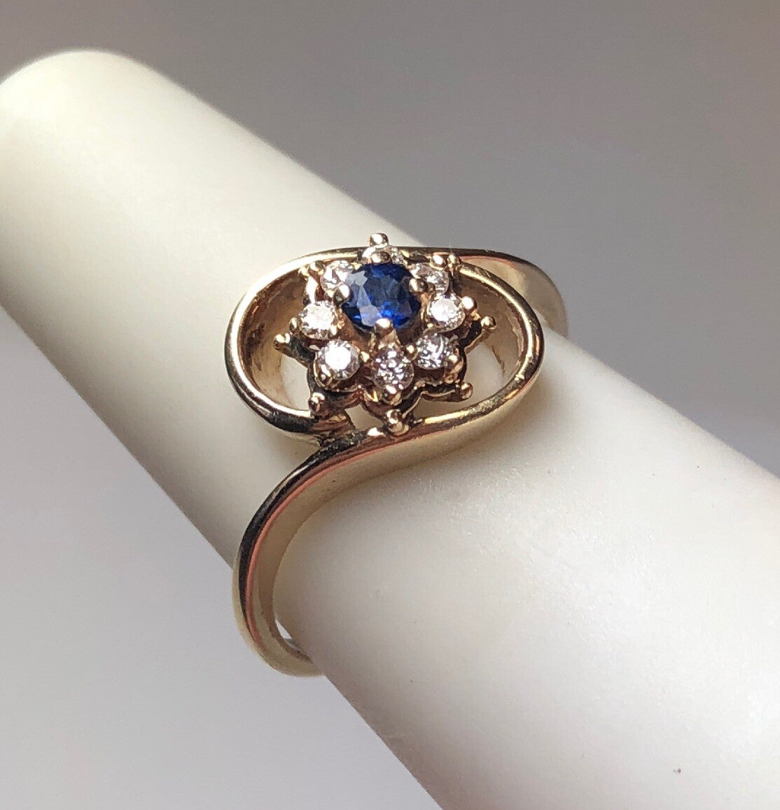 Designer 14K Yellow Gold Diamond Sapphire Free Form Flower Cocktail Ring