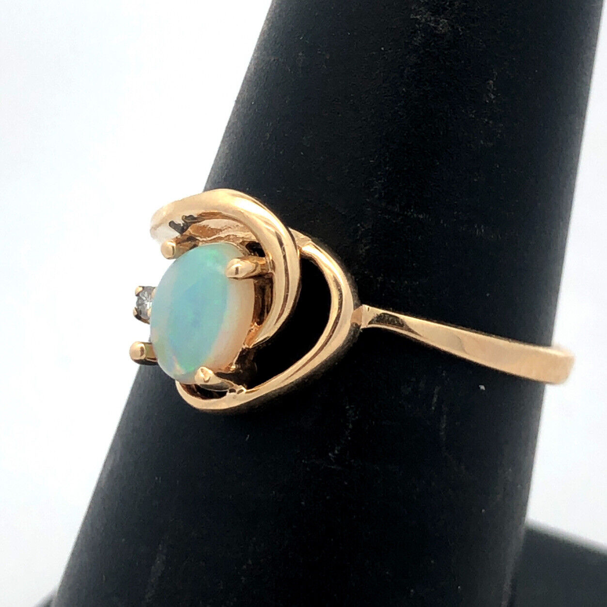 Designer FM 10K Yellow Gold Oval Opal Diamond Accent Occasion Anniversary Ring