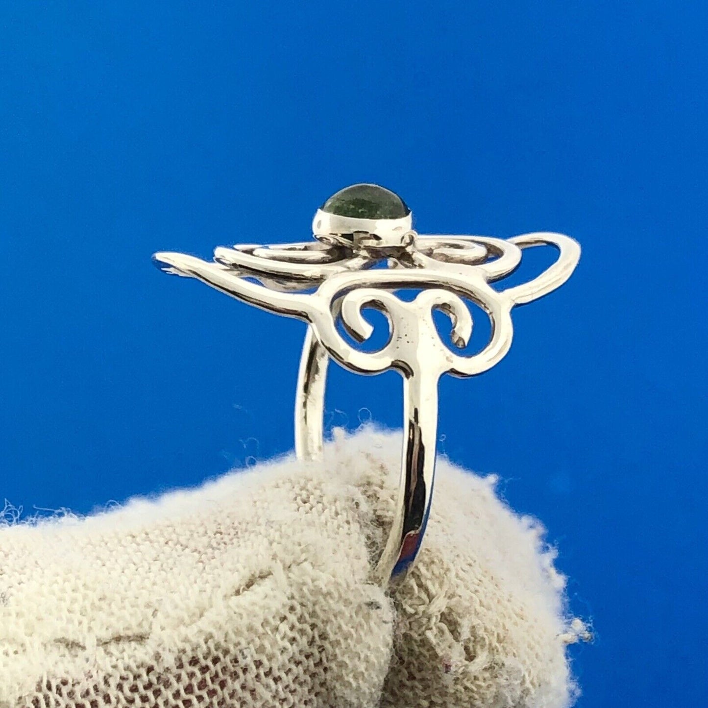 Modernist 925 Sterling Silver Green Onyx Floral Scroll August Anniversary Ring