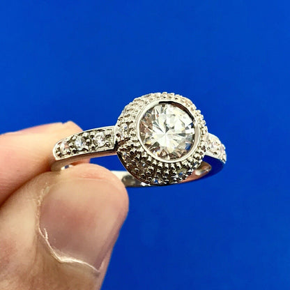 Stunning Sterling Silver Cubic Zirconia CZ Solitaire W/Accents Engagement Ring