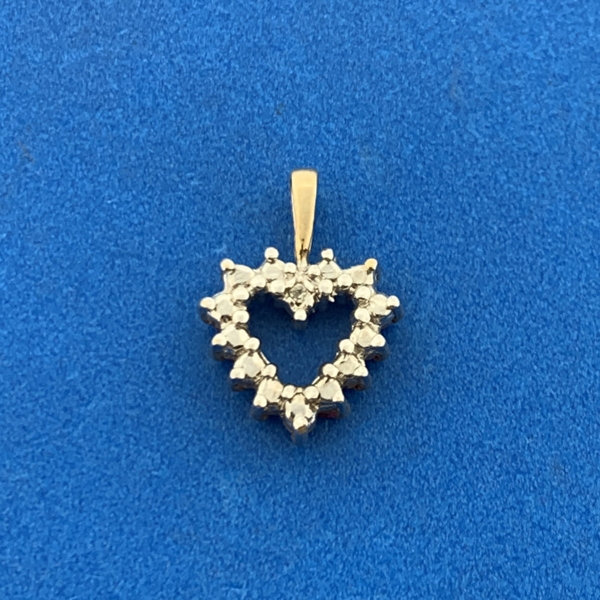 Gorgeous 10k Yellow Gold Round Cut Red Ruby Romantic Open Heart Pendant