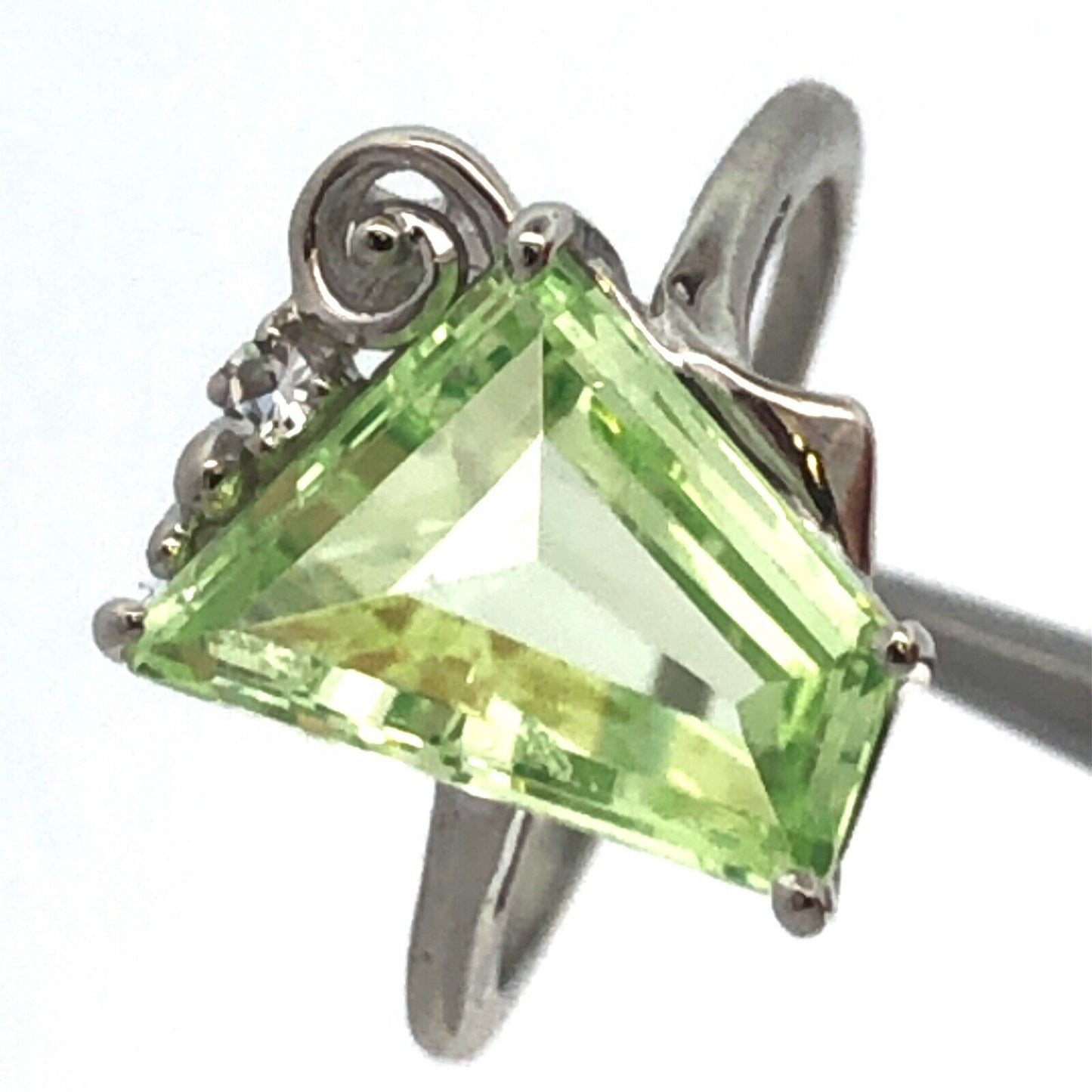 Vintage 14K White Gold Trapezoid Green Citrine White Amethyst Modernist Ring