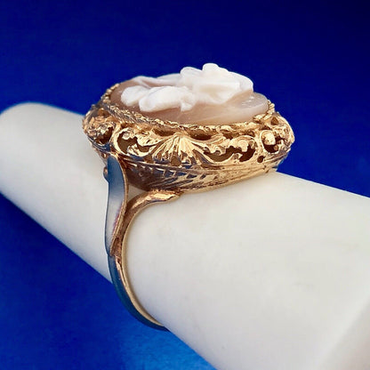 Vintage 14k Yellow Gold Carved Flower Oval Cameo Cocktail Ring Size 6.5