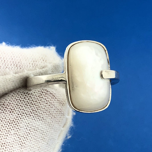 Designer 925 Sterling Silver Rectangle Mother Of Pearl Modernist Bypass Ring