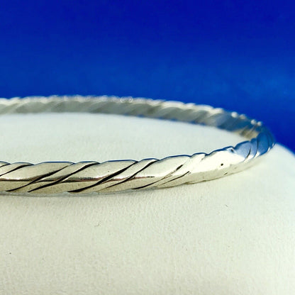 Vintage Taxco Designer V-124 Sterling Silver 925 Ribbed Wave Bangle Bracelet