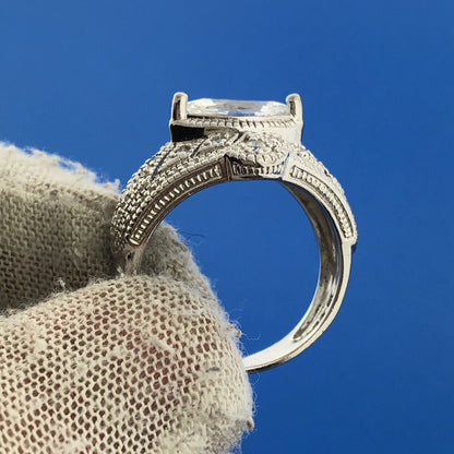 Stunning Sterling Silver 925 Sparkling Marquise Cut CZ Statement Ring Size 8