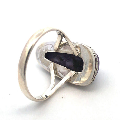 925 Sterling Silver Oval Cabochon Purple Charoite Twist Detail Ring