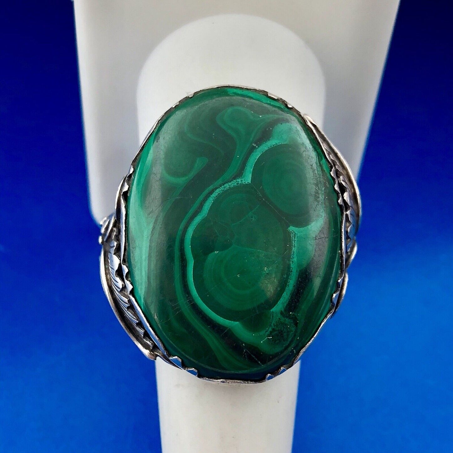 Vintage Native American Artisan 925 Sterling Silver Malachite Statement Ring